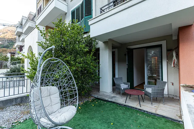 Three-bedroom, spacious and bright apartment for sale in the most beautiful part of Montenegro — photo 16